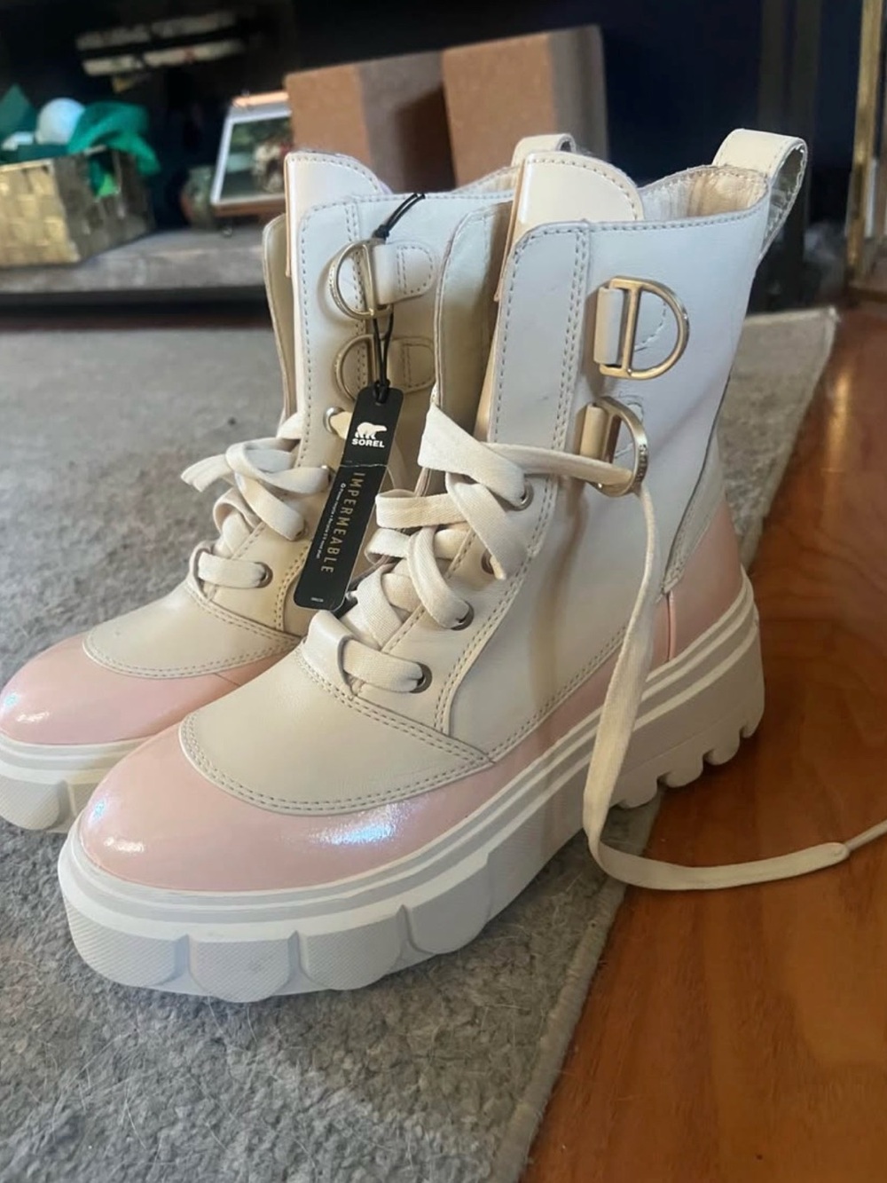 Sorel Women's Cream & Pink Lace-Up Platform Boots 8-8.5